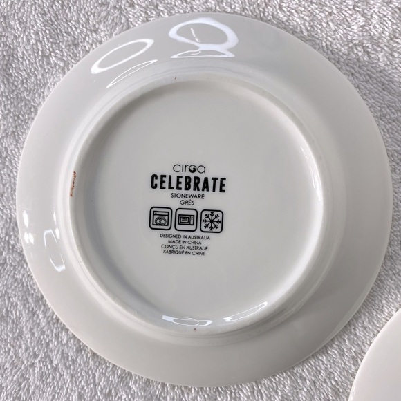 Ciroa Celebrate Holiday Christmas Bear In Sweater Dessert Snack Plates x2 - Picture 3 of 6